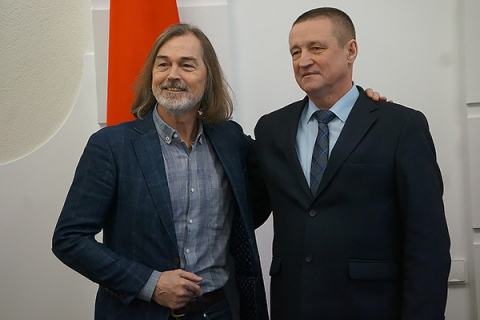 Леонид Заяц встретился с российским художником Никасом Сафроновым