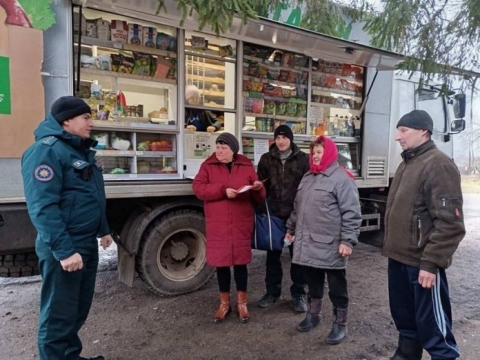 Спасатели Костюковичского РОЧС провели разъяснительную работу с&nbsp;пожилыми гражданами об&nbsp;эффективности использования АПИ