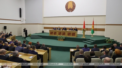 Встречу с активом Могилевской области Лукашенко начал не по сценарию