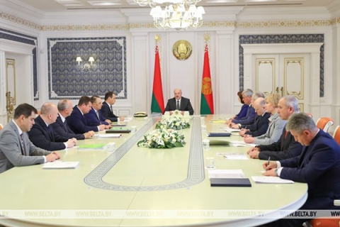 «Не нужно цепляться к людям по мелочам» — Лукашенко об изменении административного законодательства