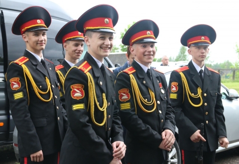 В Белынковичах прошла торжественная линейка, посвященная последнему звонку