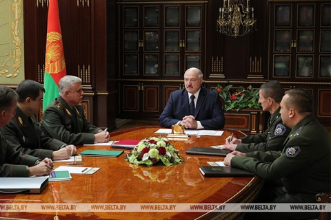 Лукашенко собрал совещание по развитию правительственной связи