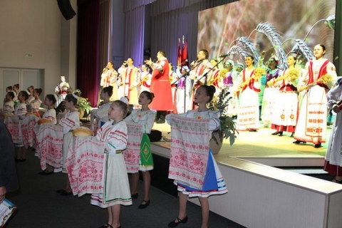 Свята хлеба, новага ўраджаю і&nbsp;дабрабыту&nbsp;&mdash; раённы фестываль &laquo;Дажынкі-2025&raquo; адзначылі на&nbsp;Касцюкоўшчыне