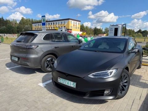 Подарок к&nbsp;празднику: в&nbsp;Костюковичах открылась новая зарядная станция для электромобилей!