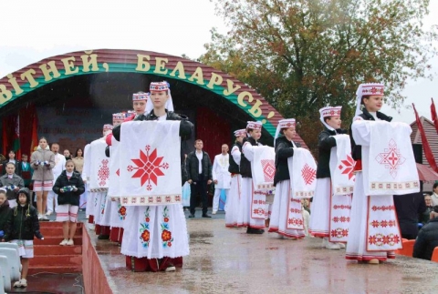 Праздничный концерт на&nbsp;площади Амфитеатра