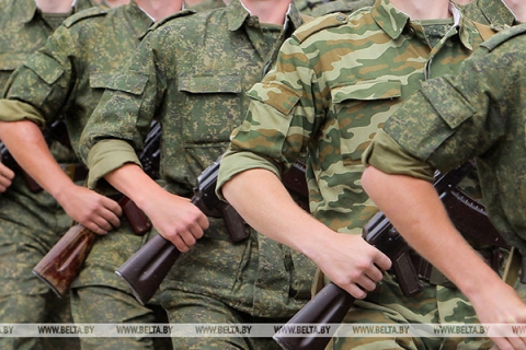 Лукашенко подписал указ о призыве на срочную военную службу в августе-ноябре