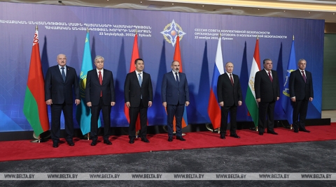 Лукашенко принимает участие в саммите ОДКБ в Ереване
