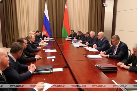 Лукашенко на переговорах с Путиным: не просим ничего, только равные условия
