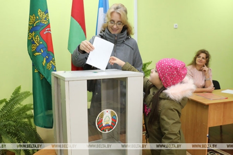 В Беларуси проходит досрочное голосование на парламентских выборах