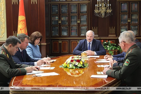 Лукашенко собрал срочное совещание с членами Совбеза по ситуации с задержанием боевиков иностранной ЧВК