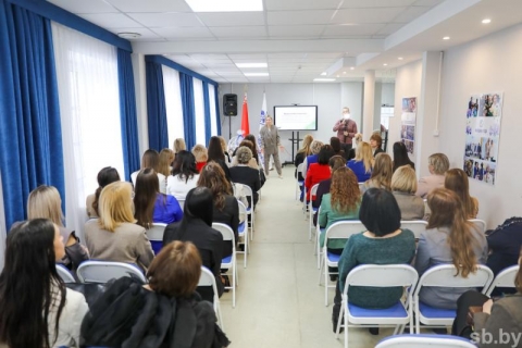 Сверить часы и обсудить планы: в Доме БСЖ прошла встреча с активом женского движения Могилевской области