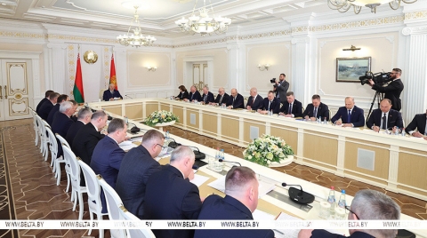 Лукашенко назвал инициативу "Один район - один проект" стратегической задачей в региональном развитии