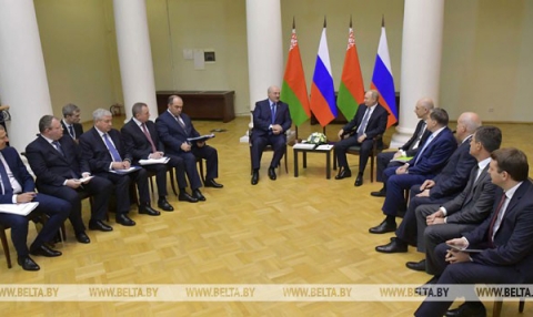 Лукашенко предлагает к 20-летию союзного договора снять все проблемные вопросы в отношениях Беларуси и России