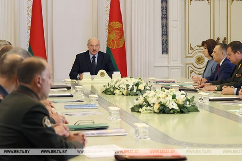 «У нас достаточно ресурсов, чтобы защитить людей» — Лукашенко о безопасности во время выборов