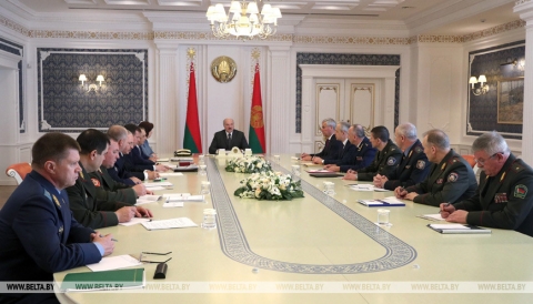 Лукашенко о проведении избирательной кампании: демократия демократией, но беспредела быть не должно